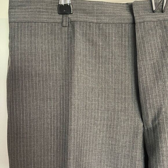 Valentino Gray Stripes Suit.Size 40 - Picture 9 of 16